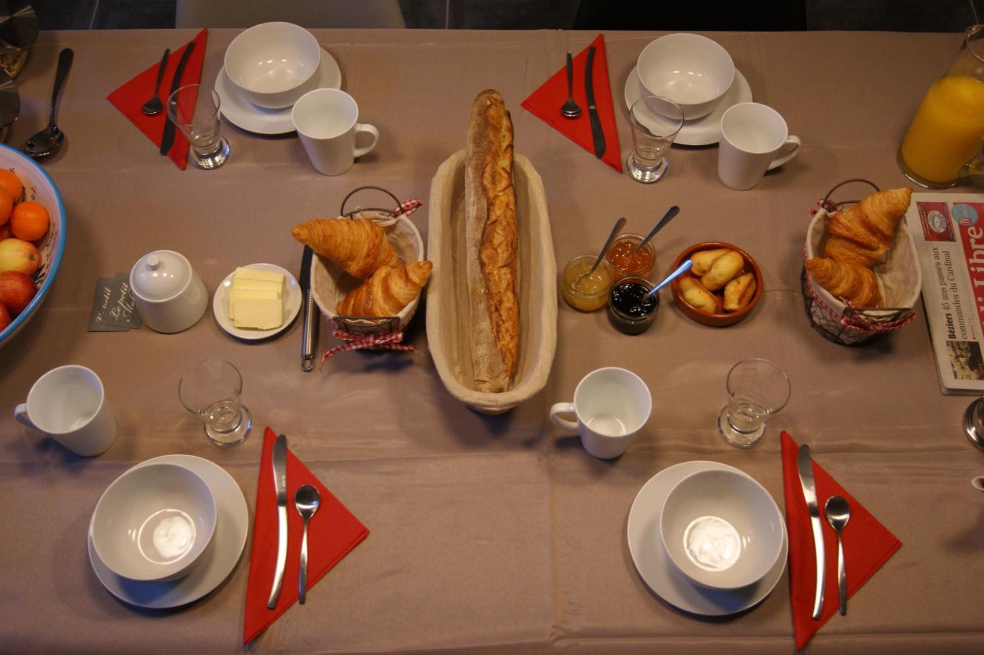 Le Petit Moliere Bed & Breakfast Servian Exterior photo